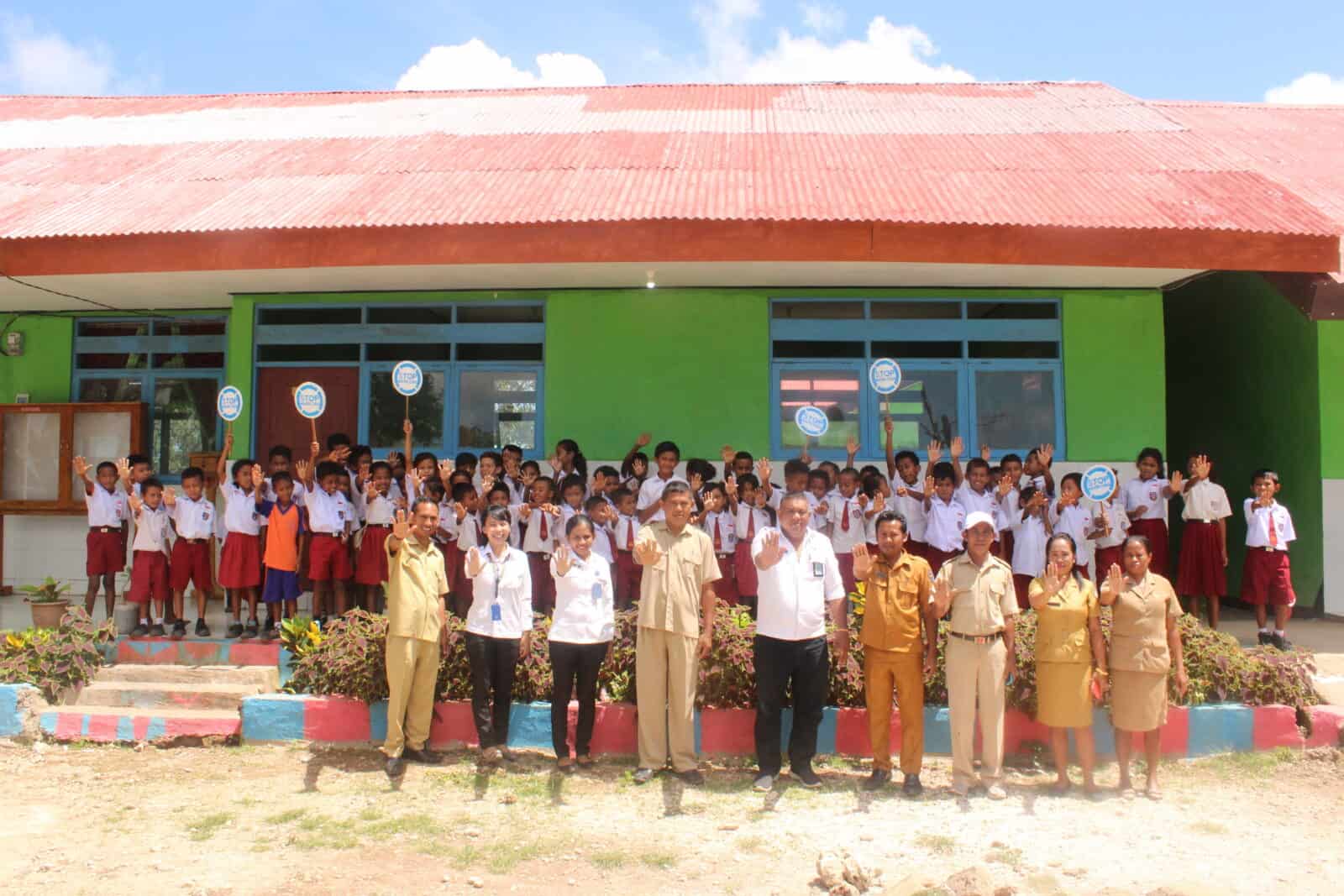 Diseminasi Informasi P4GN melalui Penyuluhan Pencegahan Dini Bahaya Narkoba kepada Guru dan Siswa SD Inpres Pokodanon Rote Selatan Diseminasi Informasi P4GN melalui Penyuluhan Pencegahan Dini Bahaya Narkoba kepada Guru dan Siswa SD Inpres Pokodanon Rote Selatan