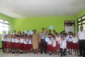 Diseminasi Informasi P4GN melalui Penyuluhan Pencegahan Dini Bahaya Narkoba kepada Guru dan Siswa SD Negeri Nulaina Rote Timur *
