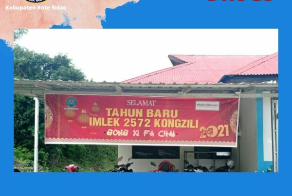 Pemasangan Spanduk Ucapan Selamat Tahun Baru Imlek