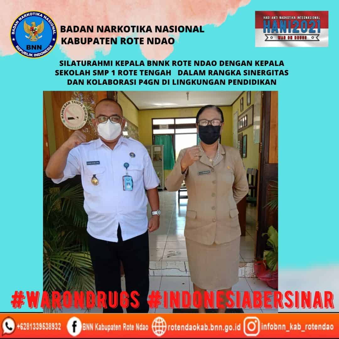 Silaturahmi Kepala BNNK Rote Ndao dengan Kepala Sekolah SMP N 3 Rote Tengah dalam rangka sinergitas dan kolaborasi P4GN di Lingkungan Pendidikan Silaturahmi Kepala BNNK Rote Ndao dengan Kepala Sekolah SMP N 3 Rote Tengah dalam rangka sinergitas dan kolaborasi P4GN di Lingkungan Pendidikan
