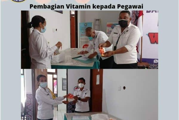 Menjaga daya tahan tubuh pegawai, dilakukan pembagian vitamin