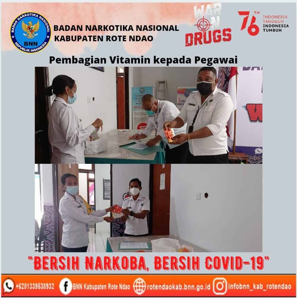Menjaga daya tahan tubuh pegawai, dilakukan pembagian vitamin