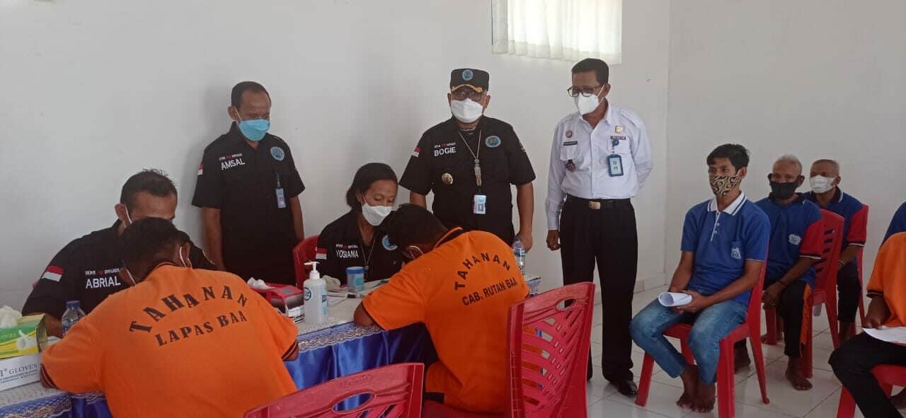 Tes Urin Di lapas Kelas III Baa Kabupaten Rote Ndao Tes Urin Di lapas Kelas III Baa Kabupaten Rote Ndao