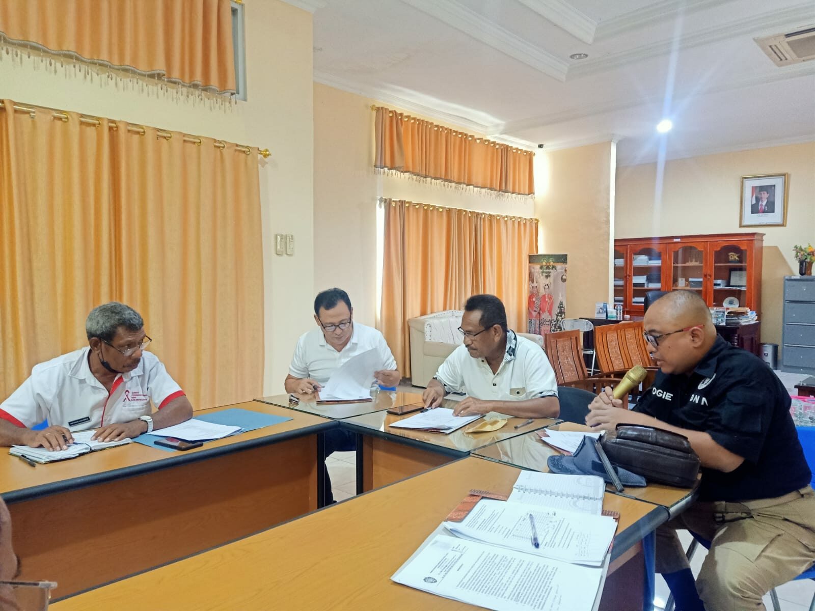 Kepala BNNK Rote Ndao Menghadiri Rapat Evaluasi Pelaksanaan Kegiatan KPAD Kabupaten Rote Ndao Kepala BNNK Rote Ndao Menghadiri Rapat Evaluasi Pelaksanaan Kegiatan KPAD Kabupaten Rote Ndao