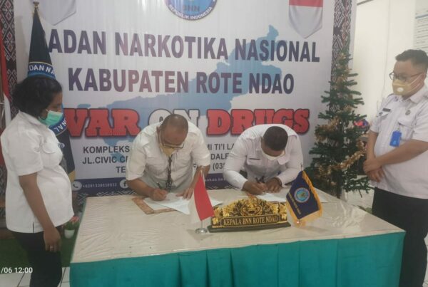 Penandatanganan Perjanjian Kontrak Kerja dan Pakta Integritas Tenaga Kerja Kontrak BNN Kabupaten Rote Ndao Tahun Anggaran 2022