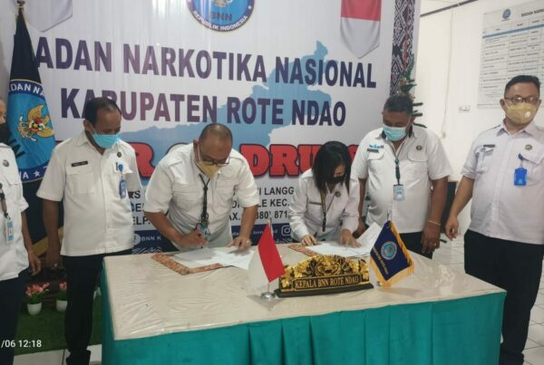 Penandatangan Perjanjian Kontrak Kerja dan Pakta Integritas Tenaga Kerja Kontrak BNNK Kabupaten Rote Ndao Tahun Anggaran 2022