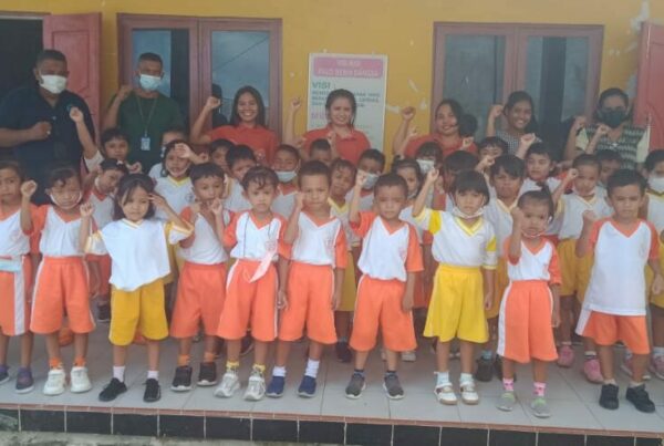 Mengelorakan Mars BNN Disekolah Paud Beni Bangsa Mengelorakan Mars BNN Disekolah Paud Beni Bangsa