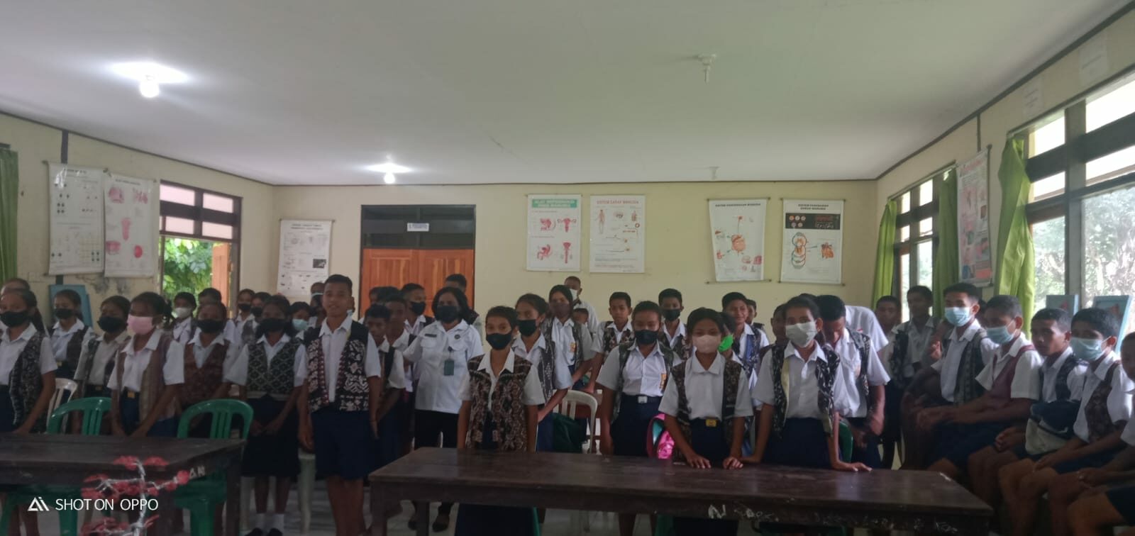 BNNK Rote Ndao Menggelorakan Mars BNN di SMP N.1 Rote Tengah BNNK Rote Ndao Menggelorakan Mars BNN di SMP N.1 Rote Tengah