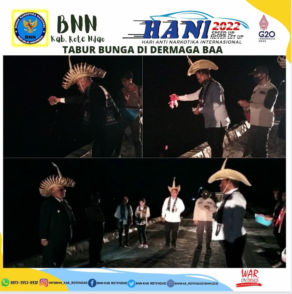 Tabur bunga di Dermaga Baa Tabur bunga di Dermaga Baa